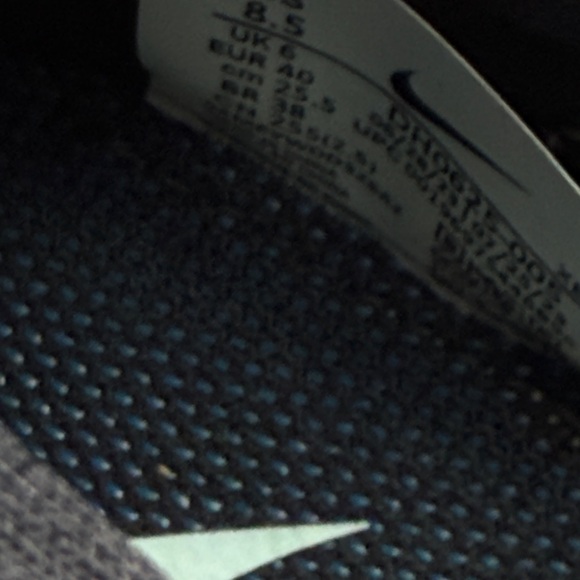 Nike Trail ZOOMX Zegama Womens 8.5 Light Smoke Glacier Blue
Running Hiking Shoes - Picture 10 of 13